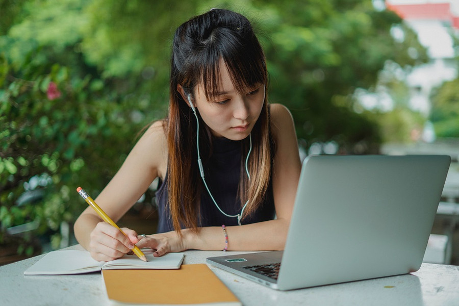 Sinh viên nhập học đừng để 'mù màu' trước rừng USB đa sắc