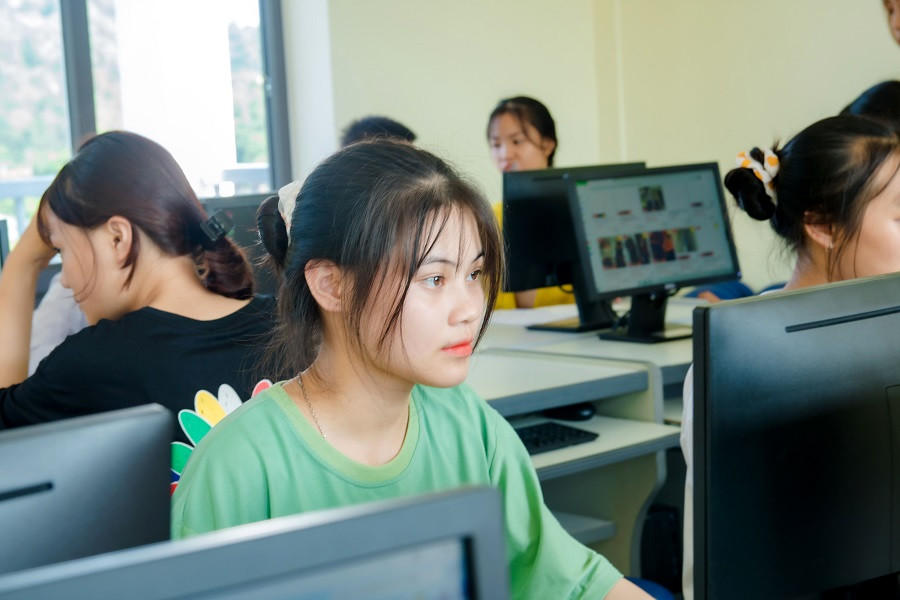 Tân sinh viên thời AI: Đừng để chatbot học thay mình